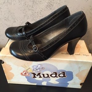 🌻 Mudd Black Heels 🍃